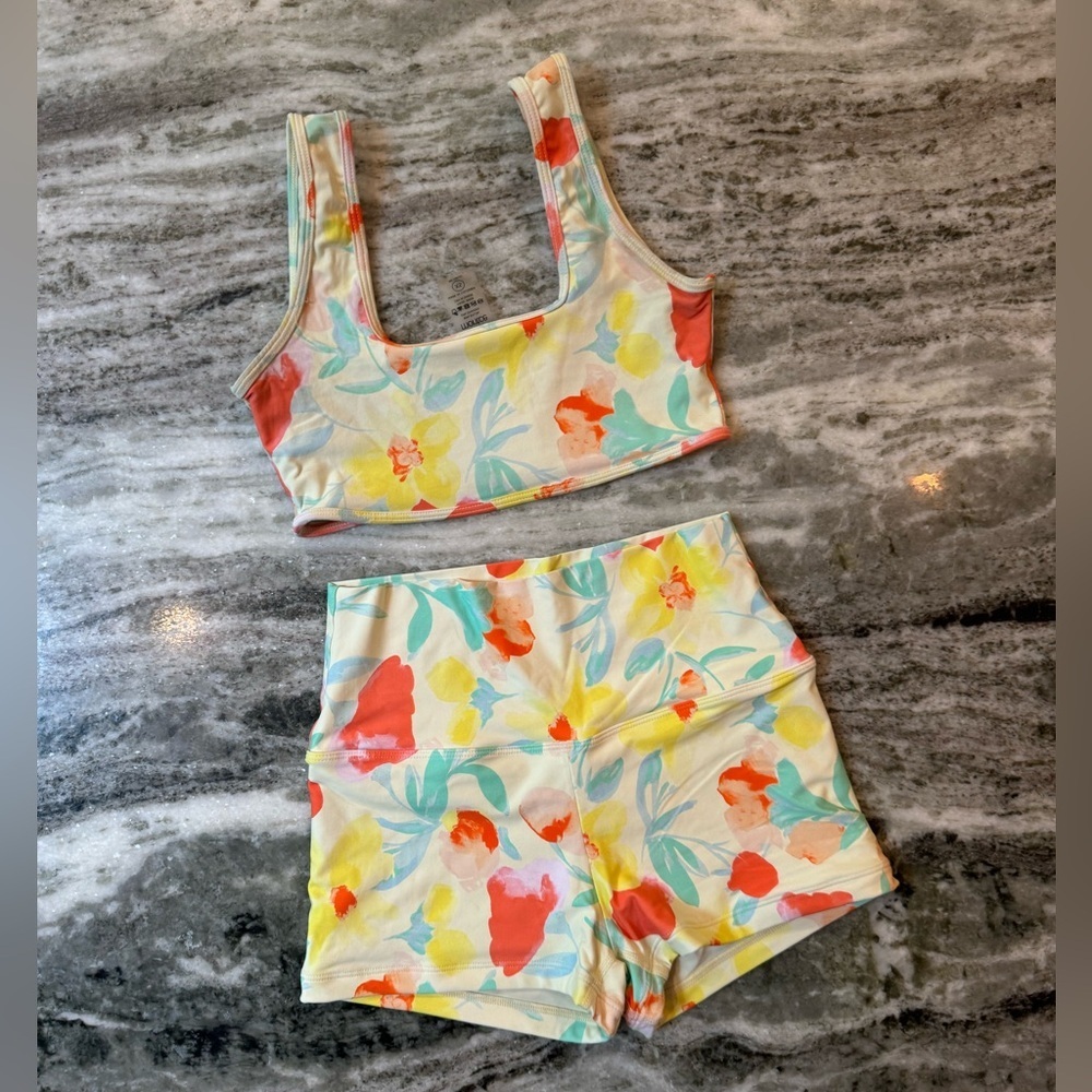 Montce Helena Workout 2-Piece Set Size XS-S - Picture 2 of 5